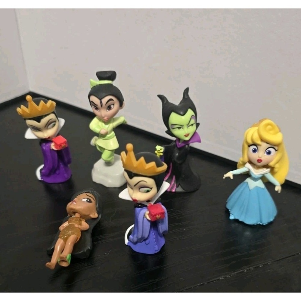 Disney Comics Series Lot Of 5 Characters Approximately 2-2.5" Tall
